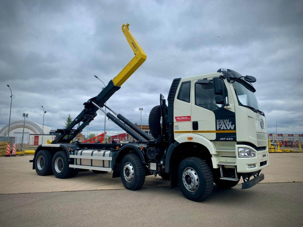 FAW CA3310 (3600) (8х4) с крюковым погрузчиком ВК Т30-6400 (мультилифт)