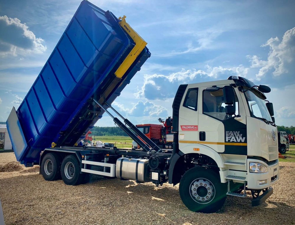 FAW CA3250 (6x4) с крюковым погрузчиком (мультилифт) ВК Т20-6000