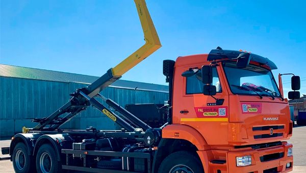 КАМАЗ 6520-23072-53 с крюковым погрузчиком (мультилифт) ВК Т20-6000